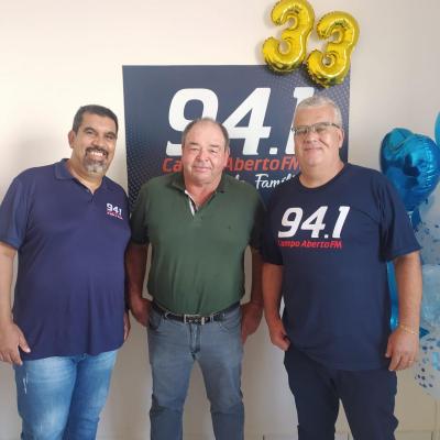 Campo Abeto FM estÃ¡ com programaÃ§Ã£o especial dos 33 anos